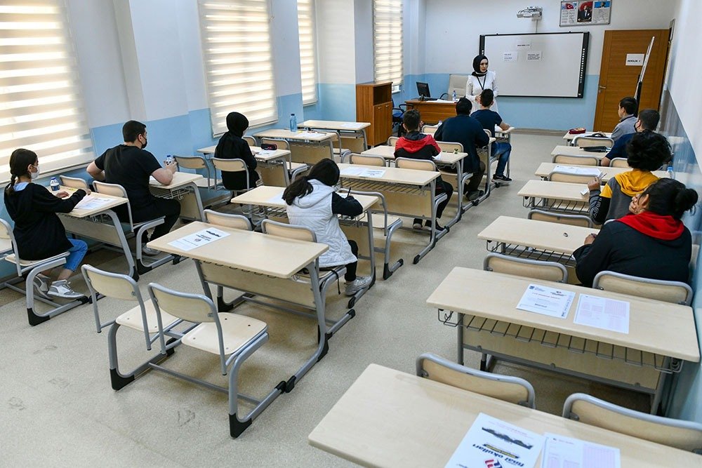 ABB LGS Sınavında da Öğrencilerin Yanında Ankara Büyükşehir Belediyesi, Liselere Geçiş Sınavı’nın (LGS) yapılacağı 5 Haziran