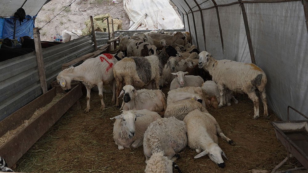 Keçiören Belediyesi tarafından ilçedeki Karşıyaka Mahallesi Mahmudiye ve Demir caddelerine