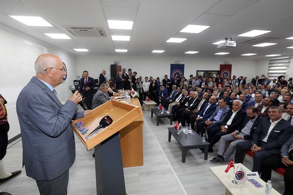 Yenimahalle Belediye Başkanı Fethi Yaşar, Ankaralılar Derneği’nin (AHİD) 16. Olağan