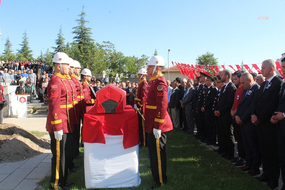 Şehit Güngör Gençer, Niğde’de Son Yolculuğuna Uğurlandı İstanbul İl Jandarma Komutanlığı’nda görevliyken 2018 yılında yapılan bir kaçakçılık