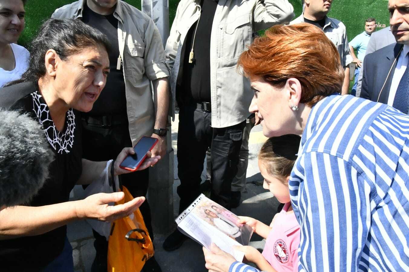 Akşener’in Manisa’da Dinlediği Çocuk: “Test Kitapları Alamıyoruz. LGS’ye Girdim, Hiç Test Çözemeden Girdim. Okuyamamaktan Çok Korkuyorum” İYİ Parti Genel Başkanı Meral Akşener'in, Manisa Salihli’de dinlediği bir