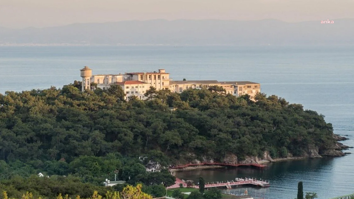 İstanbul’da Heybeliada Sanatoryumu’nun Diyanet İşleri Başkanlığı’na devredilmesine karşı İstanbul Tabip
