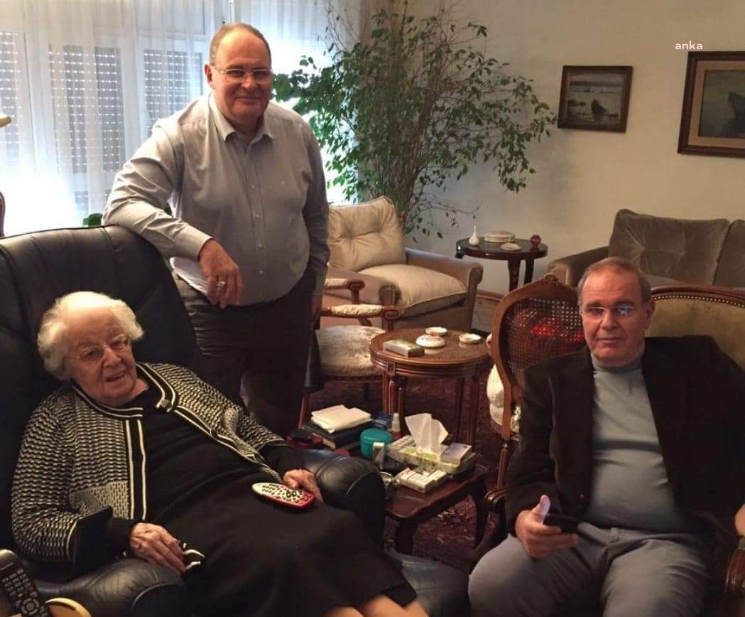 CHP Parti Sözcüsü Faik Öztrak’ın annesi Ayten Öztrak vefat etti.