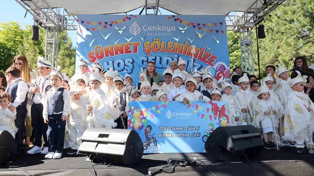 Çankaya’dan Çocuklara “Sünnet Şöleni” Çankaya Belediyesi, çocuklara yönelik sosyal yardımlara bir yenisini ekledi. Çankaya’da