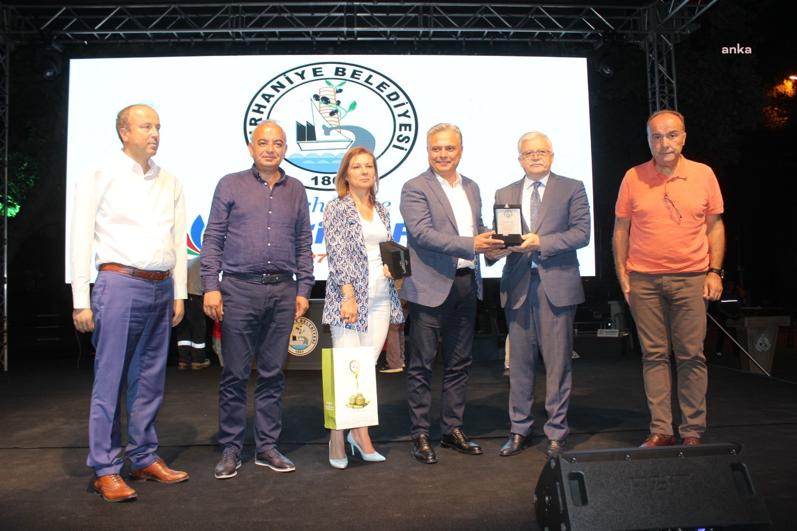 Devrek Belediye Başkanı Çetin Bozkurt, 3’üncü Burhaniye Kitap Fuarı’na katılarak