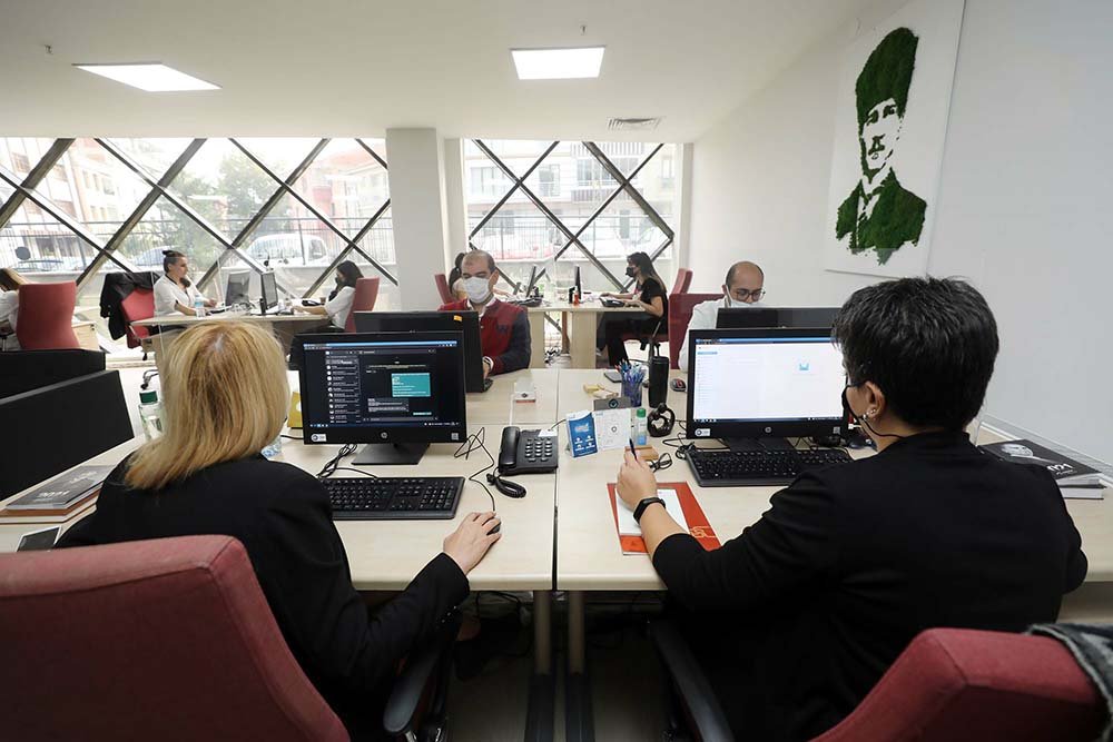 Yenimahalle İletişim Ofisi, 75 Bin Kişiye Ulaştı Yenimahalle Belediyesi İletişim Ofisi, 25 kişilik ekibi ile 75 bin