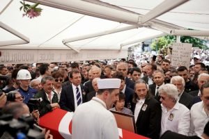 Cuneyt Arkin, Istanbul'da Son Yolculuguna Ugurlandi