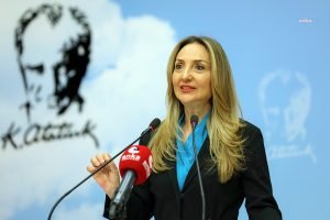 CHP Kadin Kollari Genel Baskani Aylin Nazliaka: 'Yasamhak Cagri Hatti' Ile Sokakta Kendini Guvensiz Hisseden Kadinlara Eslik Edecek