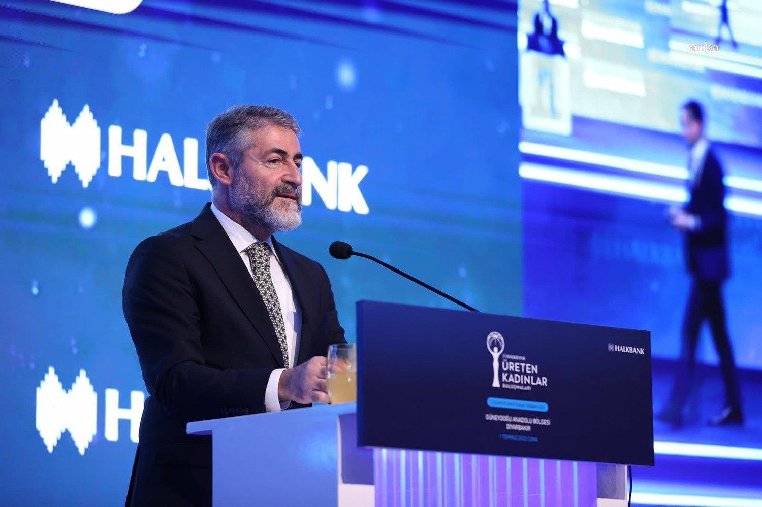 Hazine ve Maliye Bakanı Nureddin Nebati, kadınların ekonomik hayatta daha