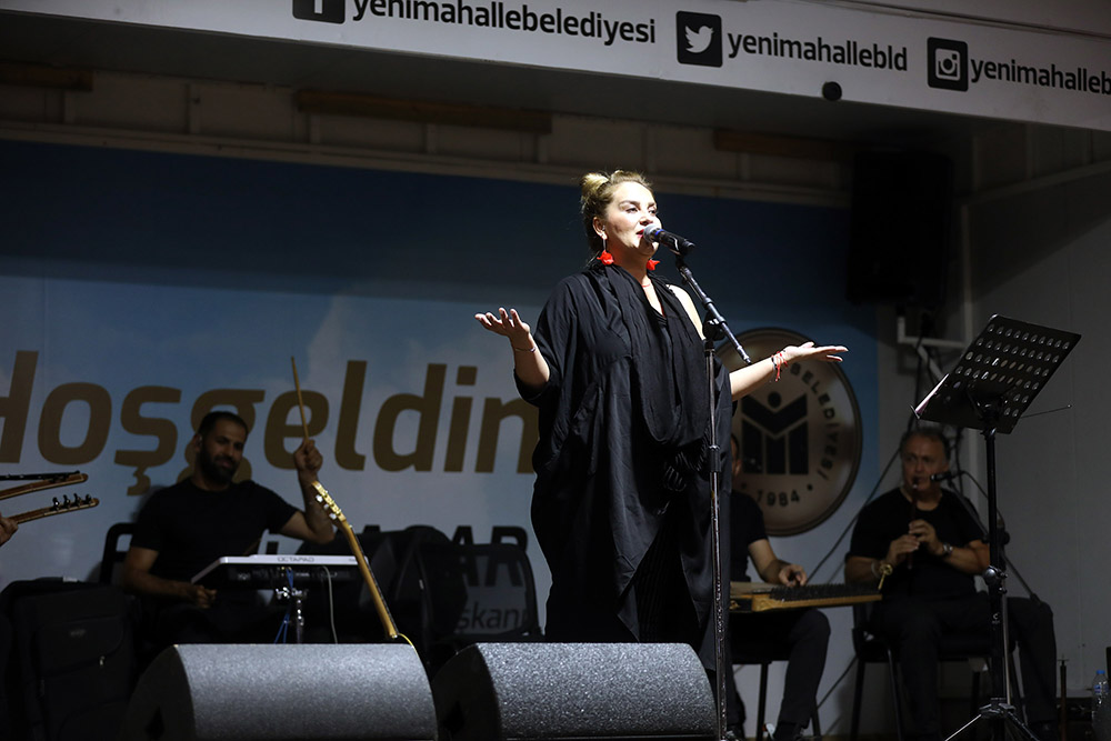 Yenimahalle Belediyesi’nin ilçe sakinlerine keyifli bir yaz mevsimi yaşatmak için