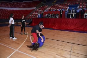 ABB’de Hedef Kaliteli Hizmet: Zabita Personeli Ilk Kez Yakin Savunma Teknikleri Egitimi Aldi