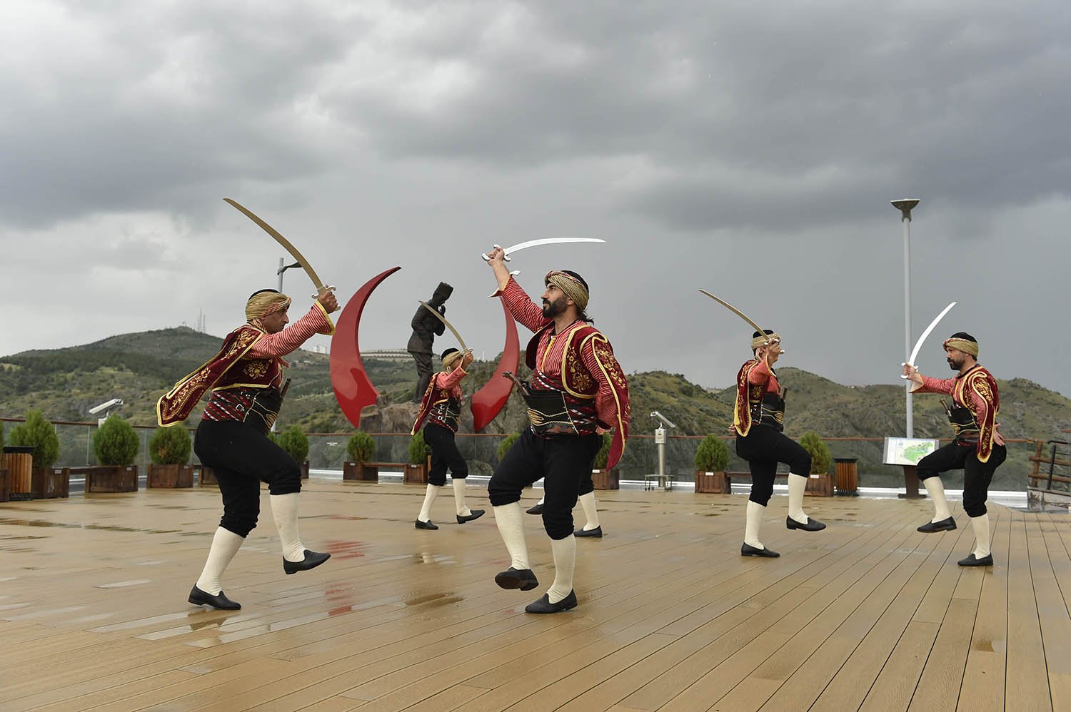 ABB’den Bir İlk: Ankara Seğmen Kıyafetine Coğrafi İşaret Tescili Alındı Başkent’in gelenek ve kültürünü gelecek nesillere aktarmak amacıyla harekete geçen