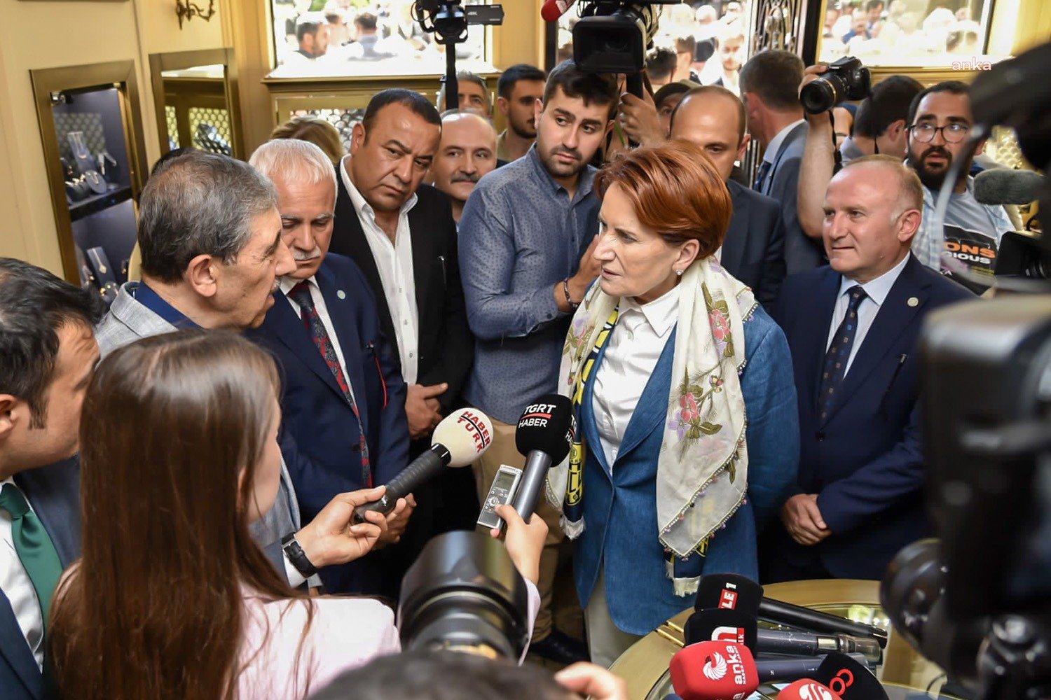 İYİ Parti Genel Başkanı Meral Akşener, “siyasetin seçimden seçime gelip