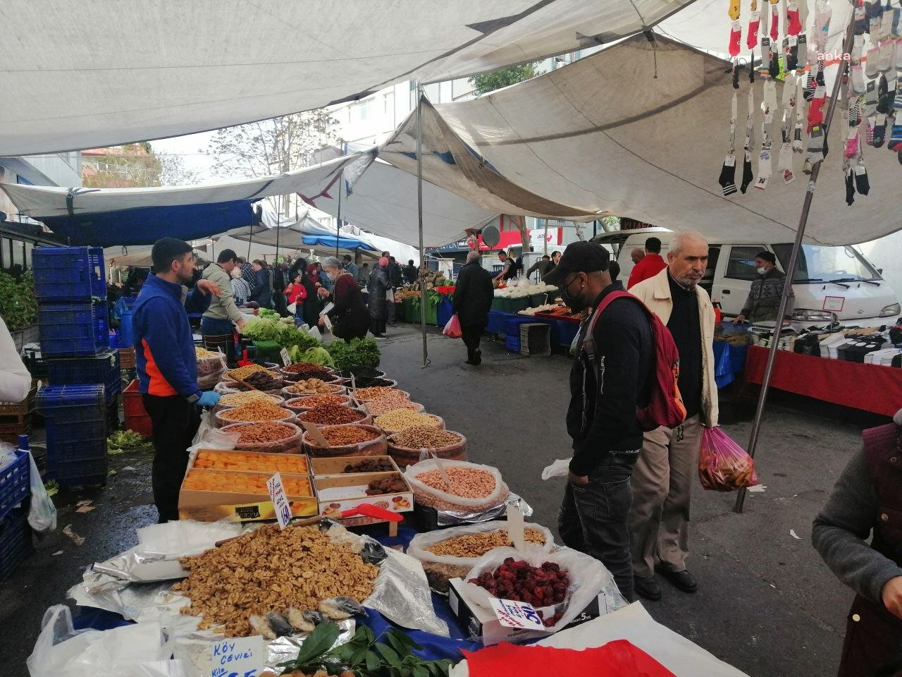 TÜRK-İŞ: Temmuzda 4 Kişilik Ailenin Açlık Sınırı 6 Bin 840, Yoksulluk Sınırı 22 Bin 280 Liraya Çıktı Türkiye İşçi Sendikaları Konfederasyonu (TÜRK-İŞ) araştırmasına göre, temmuz ayında 4
