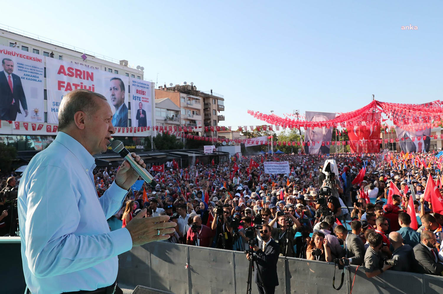 Cumhurbaşkanı Recep Tayyip Erdoğan, Manisa’da; çekirdeksiz kuru üzüm alım fiyatının