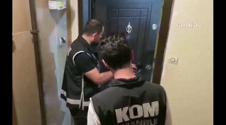 İstanbul Merkezli 3 İlde FETÖ Operasyonu: 11 Kişi Gözaltına Alındı İstanbul merkezli 3 ilde Fethullahçı Terör Örgütü'ne (FETÖ) yönelik düzenlenen