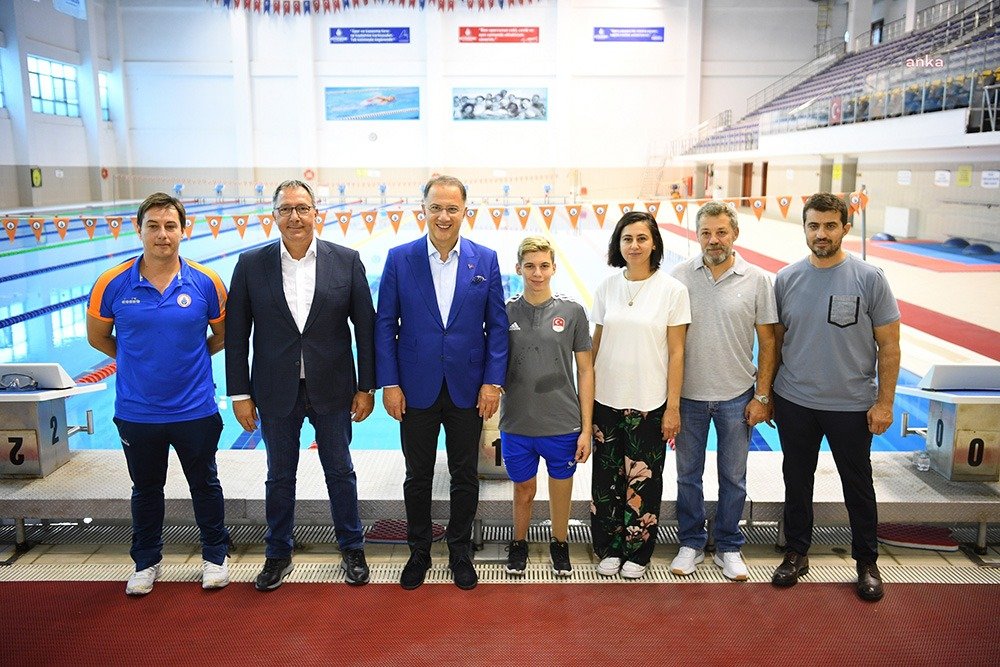 Dünya çapında başarı elde eden milli paralimpik yüzücü Koral Berkin