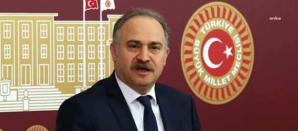 Levent Gök, Bakan Bilgin’e Ülke Dışına Giden Mühendisleri Sordu CHP Ankara Milletvekili Levent Gök, ekonomik kriz ve yaşam tarzına