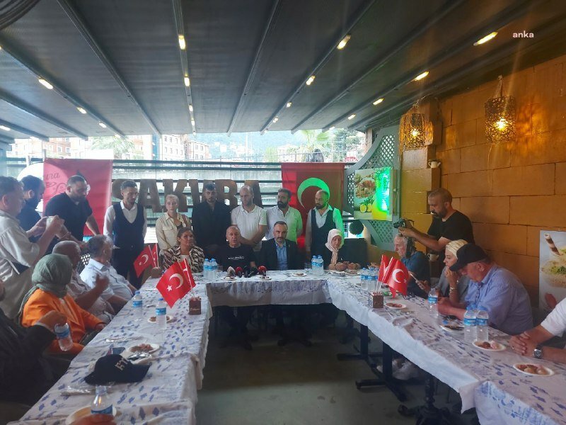 Zafer Partisi Genel Başkanı Ümit Özdağ, “"Türkiye’de 13 milyona yakın sığınmacı