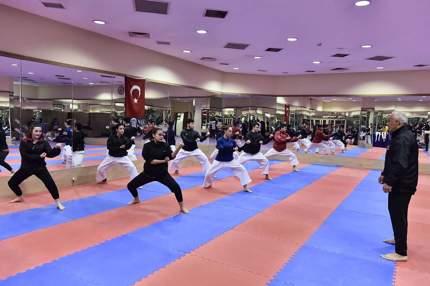 Başkentli gençleri spor faaliyetleriyle buluşturan ABB, “Aile Yaşam Merkezleri ve
