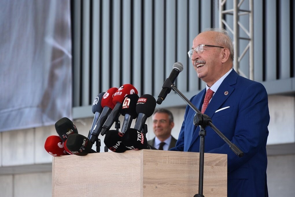 Tekirdağ Büyükşehir Belediye Başkanı Kadir Albayrak, belediyenin yeni hizmet binasının