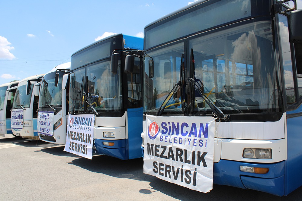 Sincan'da ücretsiz mezarlık servisleri her Cuma hizmete devam ediyor. Vatandaşlar