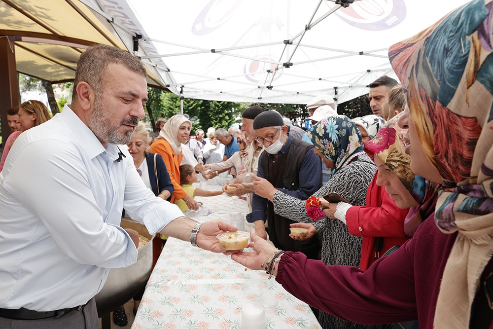 Sincan Belediyesi, Mübarek Muharrem ayı dolayısıyla vatandaşa paylaşmanın, birlikteliğin, bolluk