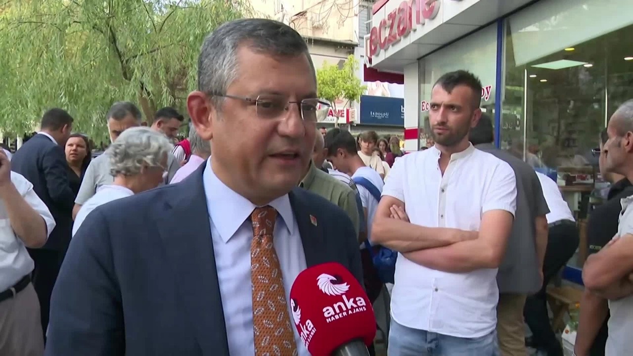 CHP Grup Başkanvekili Özgür Özel, CHP Genel Başkanı Kemal Kılıçdaroğlu’nun