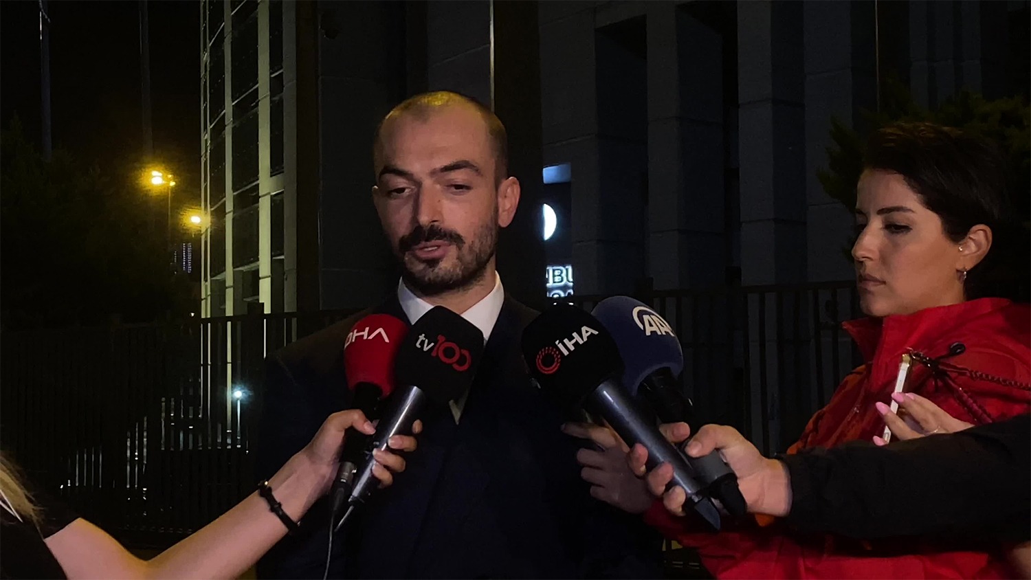 Şarkıcı Gülşen Çolakoğlu'nun avukatı Emek Emre müvekkilinin tutuklanmasının ardından İstanbul