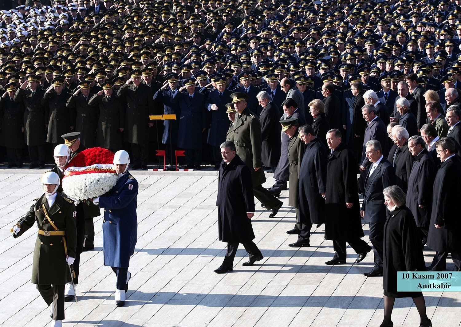 11. Cumhurbaşkanı Abdullah Gül, cumhurbaşkanlığı süresince milli bayram kutlamalarına katılmadığı