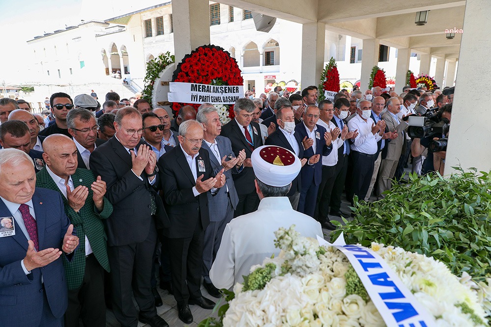 CHP Genel Başkan Yardımcısı Faik Öztrak’ın hayatını kaybeden annesi Ayten