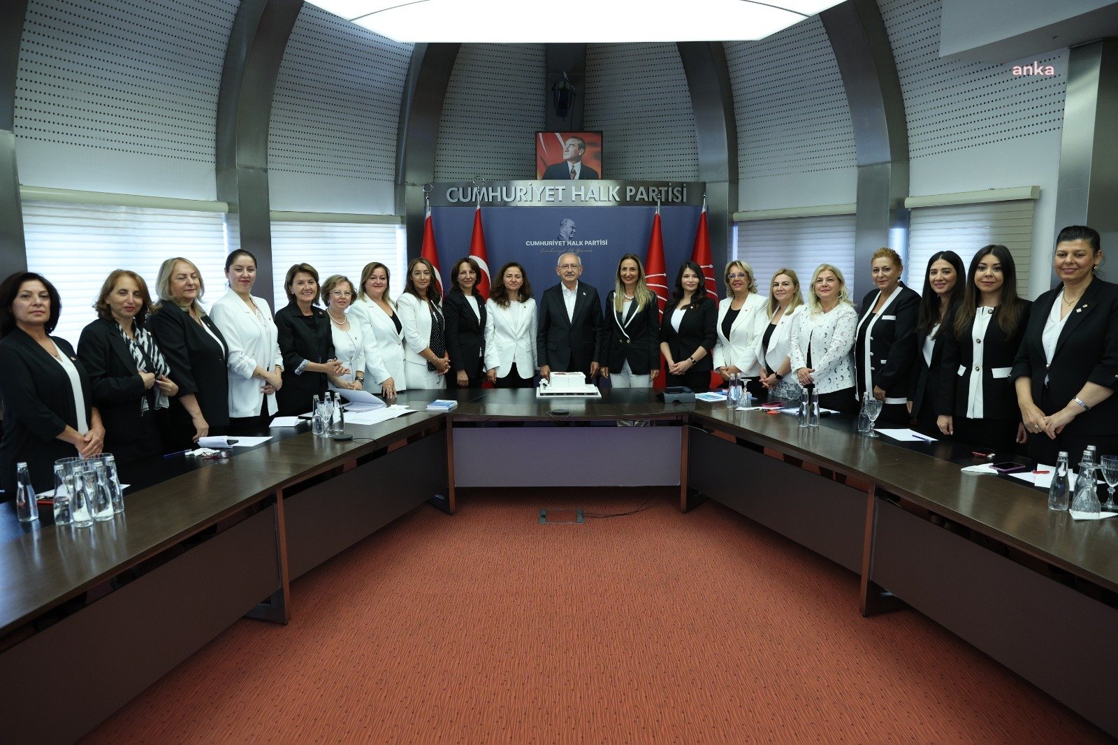 CHP Genel Başkanı Kemal Kılıçdaroğlu, Kadın Kolları Genel Başkanı Aylin