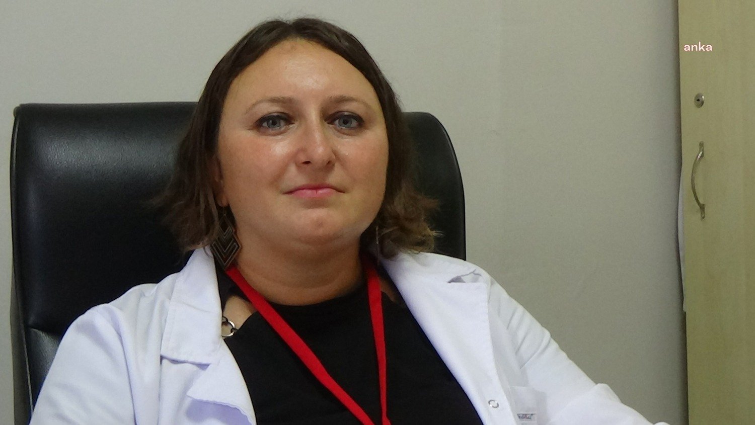 Göğüs Hastalıkları Uzmanı Cemile Korucuoğlu Valandova, sigara kullanan ve kanser