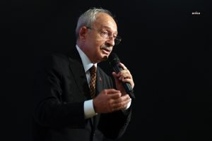 Kilicdaroglu: “Bay Kemal'e Guveneceksiniz, Bir. Bay Kemal Kul Hakki Yemez, Iki. Bay Kemal Devleti Soyanlarin Karsisindadir ve O Paralarin Tamamini Alip Bu Millete Verecektir.”