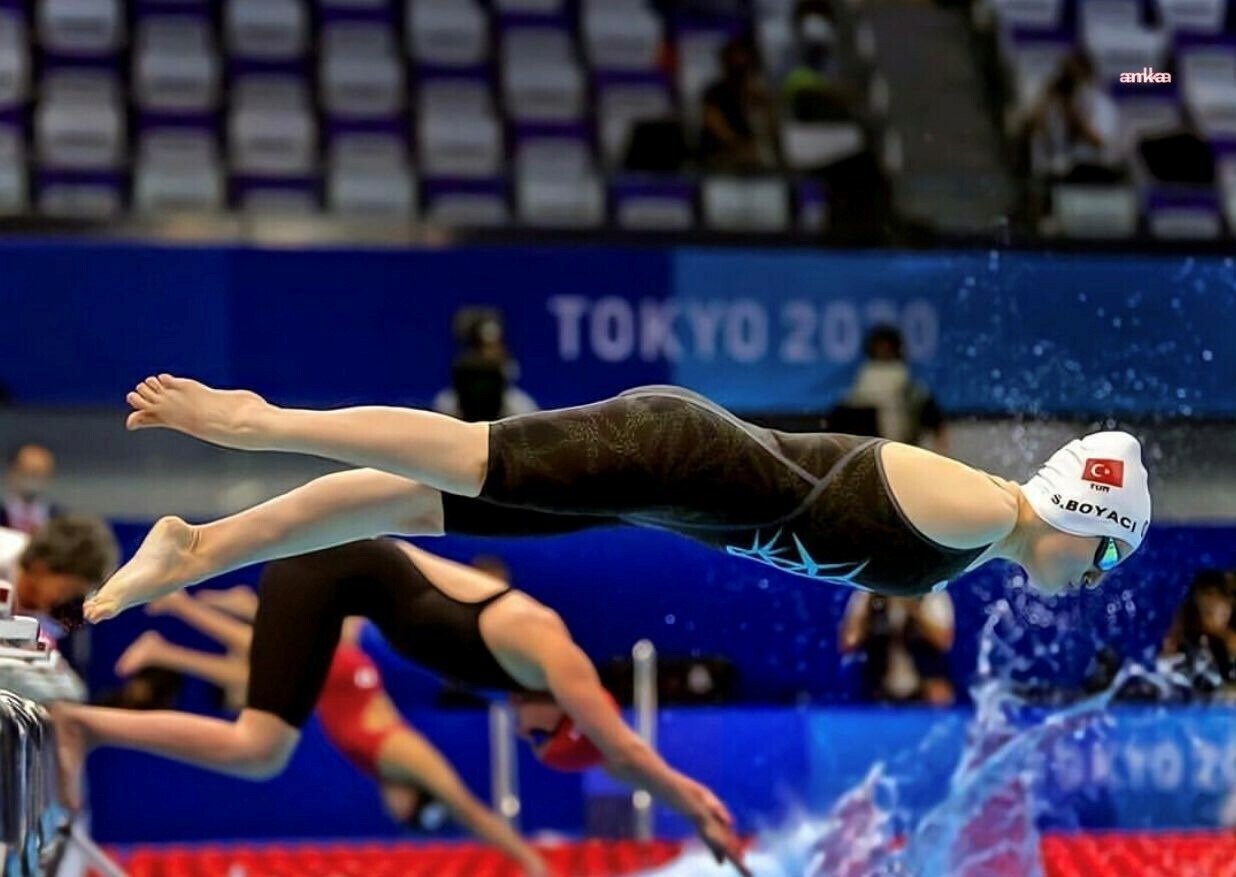Eskişehir Büyükşehir Gençlik ve Spor Kulübü’nün Paralimpik Takımı milli yüzücüleri,