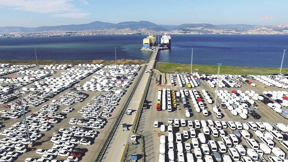Ticaret Bakanlığı, ikinci el otomotiv satışında 6 ay ve 6
