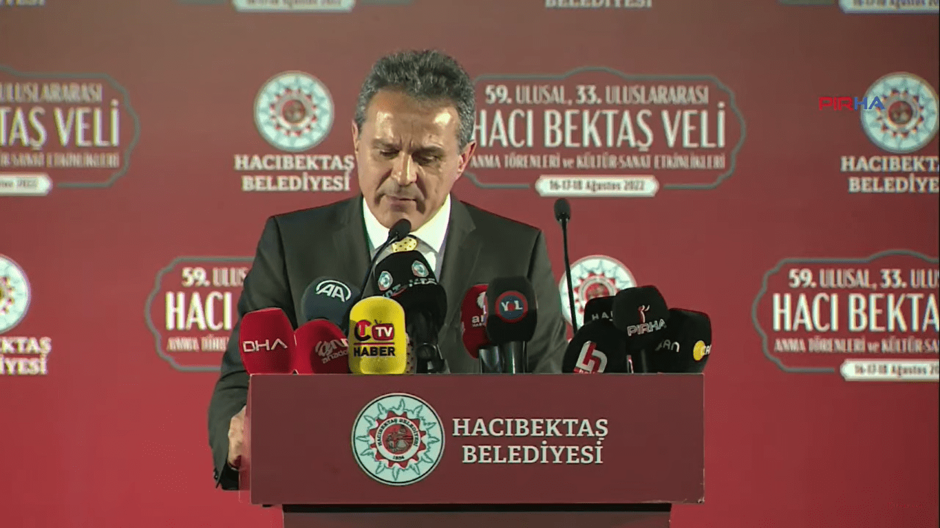 Alevi Vakıfları Federasyonu Genel Başkanı Doğan: “Seçimler Yaklaşıyor ve Alevi Oyları Kıymete Bindi. Sadaka Karşılığı Satılık Oyumuz Yok, İnancımız da Yok” Alevi Vakıfları Federasyonu Genel Başkanı Haydar Baki Doğan, Nevşehir’in Hacıbektaş
