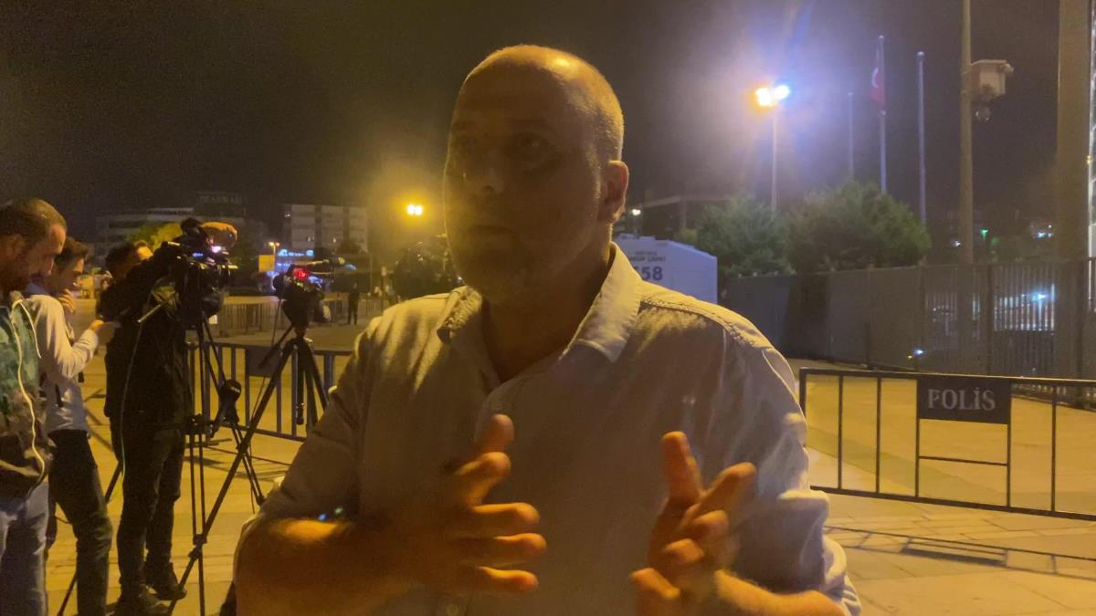 Türkiye İşçi Partisi (TİP) İstanbul Milletvekili Ahmet Şık, şarkıcı Gülşen