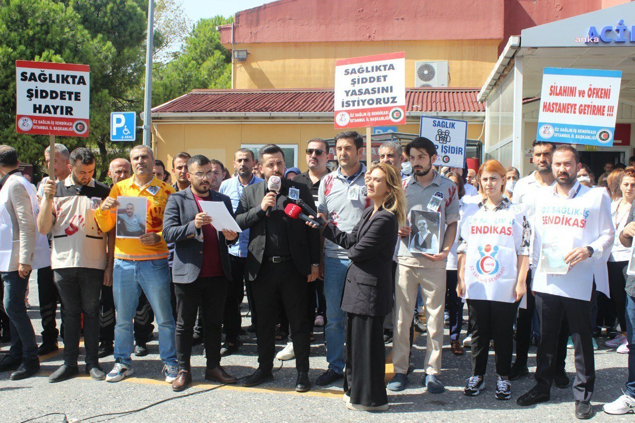 İstanbul'da sağlık çalışanları, Esenyurt Devlet Hastanesi’nde güvenlik görevlisi olarak çalışan Tuğrul