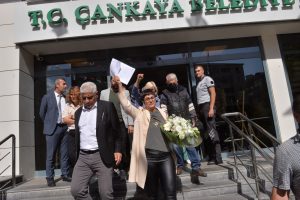 Tezcan Karakus Candan, Memuriyetten Ihracina Iliskin Tebligati Aldi: “Bugunden Itibaren Yeminini Ettigim Mustafa Kemal’in Memuruyum”