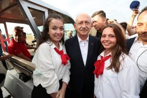 Kilicdaroglu’ndan ‘IHA ve SIHA’ Sorusuna Yanit: “Bizim Evlatlarimizin Yaptigi Basarilari Kim Golgelemek Isteyebilir? Bu Isi Getirip A Partisi-B Partisi Seklinde Yaparsaniz Yanlis Olur”