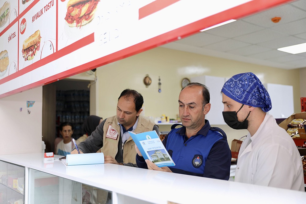 Pursaklar’da Kantinler Mercek Altında Pursaklar Belediyesi, yeni eğitim-öğretim yılının başlaması ile birlikte ilçe genelinde