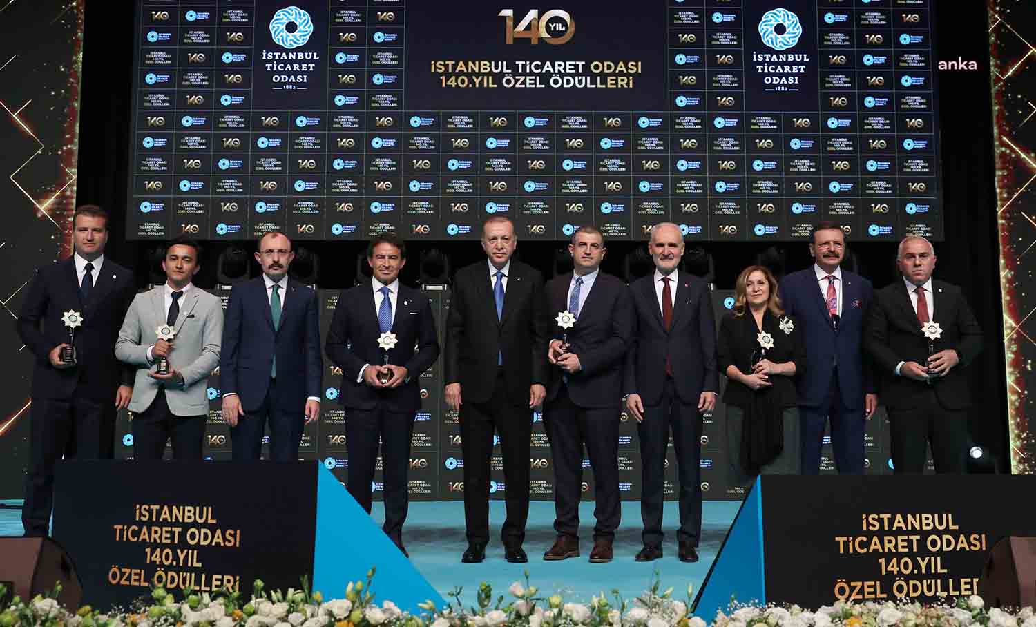 Cumhurbaşkanı Erdoğan: “Sayın Putin Bizzat Geçmişte Yüksek Faizi Savunurken, Şimdi O da Faizi Düşürmeye Başladı” Cumhurbaşkanı Recep Tayyip Erdoğan, “Artık büyük liderler bile yükseltmek değil,