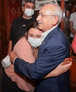 Kilicdaroglu’ndan Kendisine Hakaret Eden Genc Kiza: "Paylasimin Icerigi Hakaret Olsa Dahi Hicbir Cocugumuzun Hakim Karsisinda Yargilanmasina Gonlum Razi Olmaz"