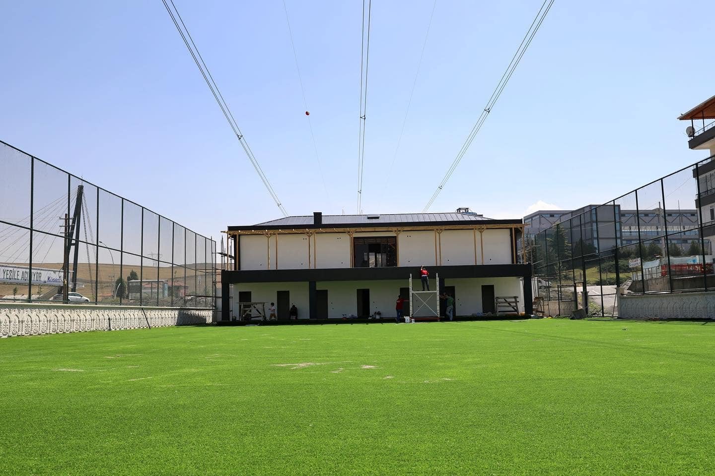 Sosyal, kültürel ve sportif alandaki yeni projeleri ilçeye bir bir