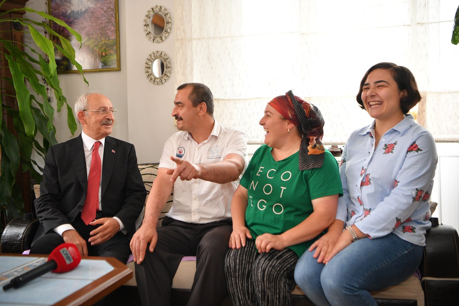 CHP Genel Başkanı Kemal Kılıçdaroğlu, Giresun’da kendisini çaya davet eden