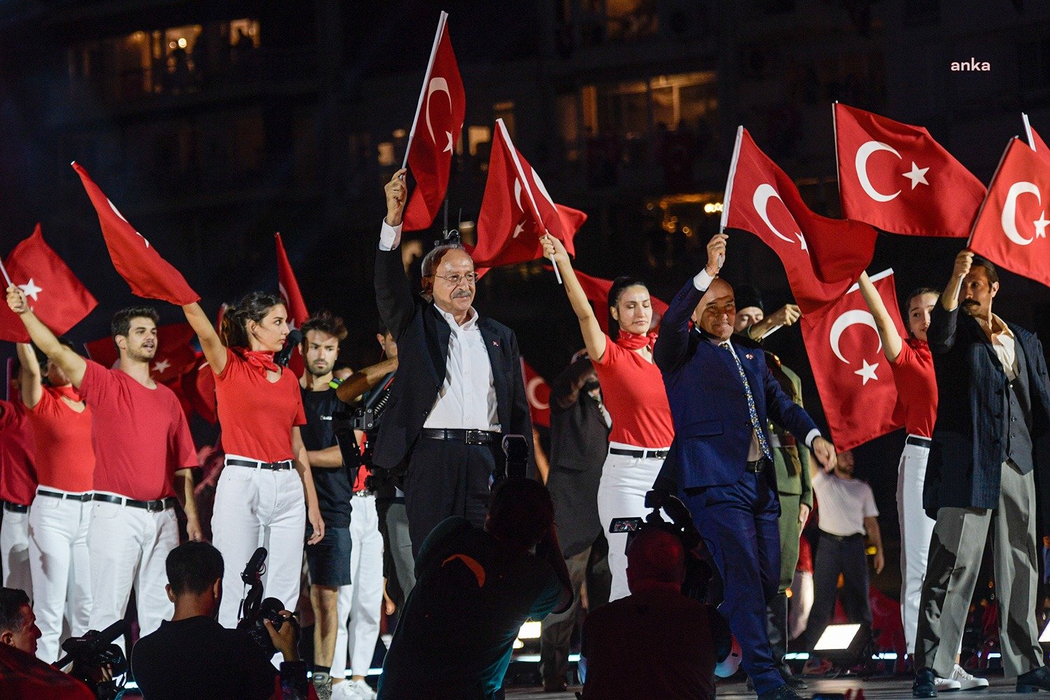 İzmir'in kurtuluşunun 100. yıl dönümü kutlamalarında konuşan İzmir Büyükşehir Belediye