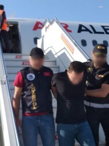 Sedat Peker’in Arnavutluk'ta Yakalanan Basin Danismani Emre Olur Istanbul’a Getirildi