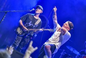 Mansur Yavas ve On Binler, Zafer’in 100. Yilinda Genclik Parkinda Bulustu