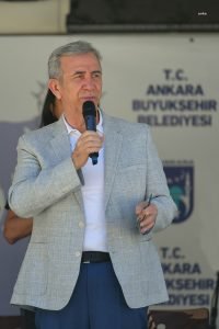 MANSUR YAVAS BASKENTLI MUHTARLARLA BIR ARAYA GELDI